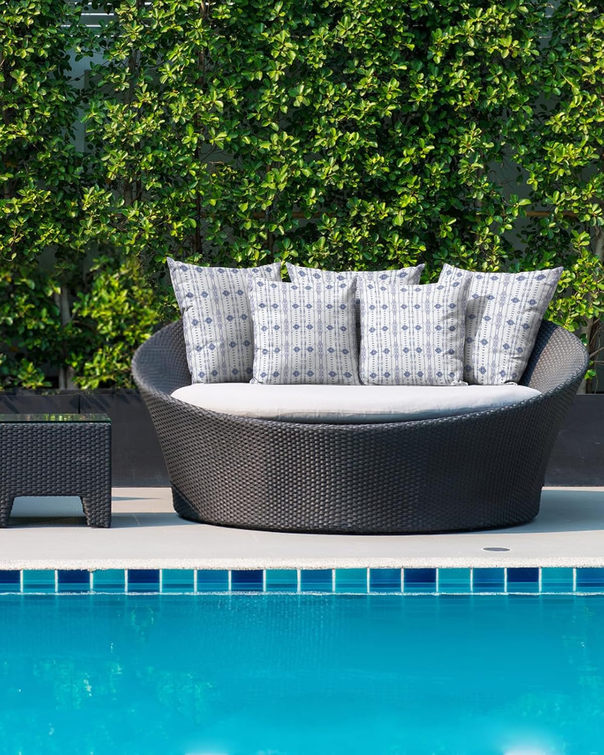 Waterproof Outdoor Throw Pillows with Inserts